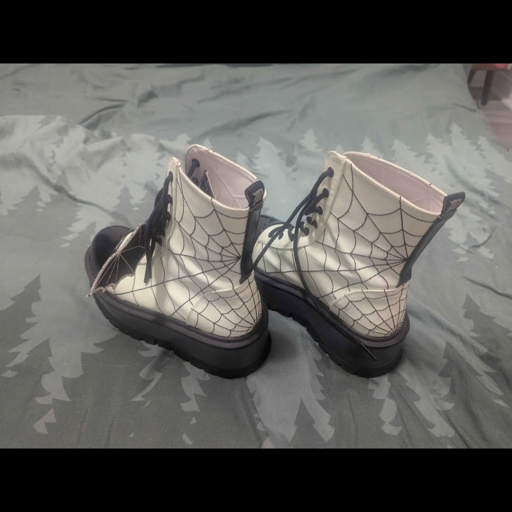 Spider Web Pattern Boots